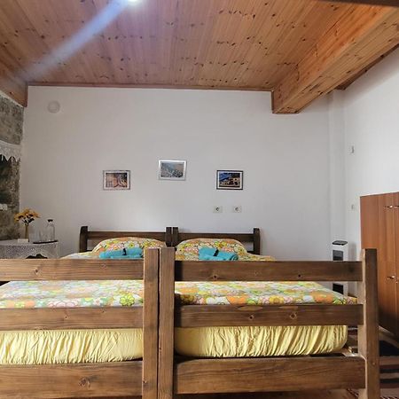 Hostel Mangalem Berat Bagian luar foto