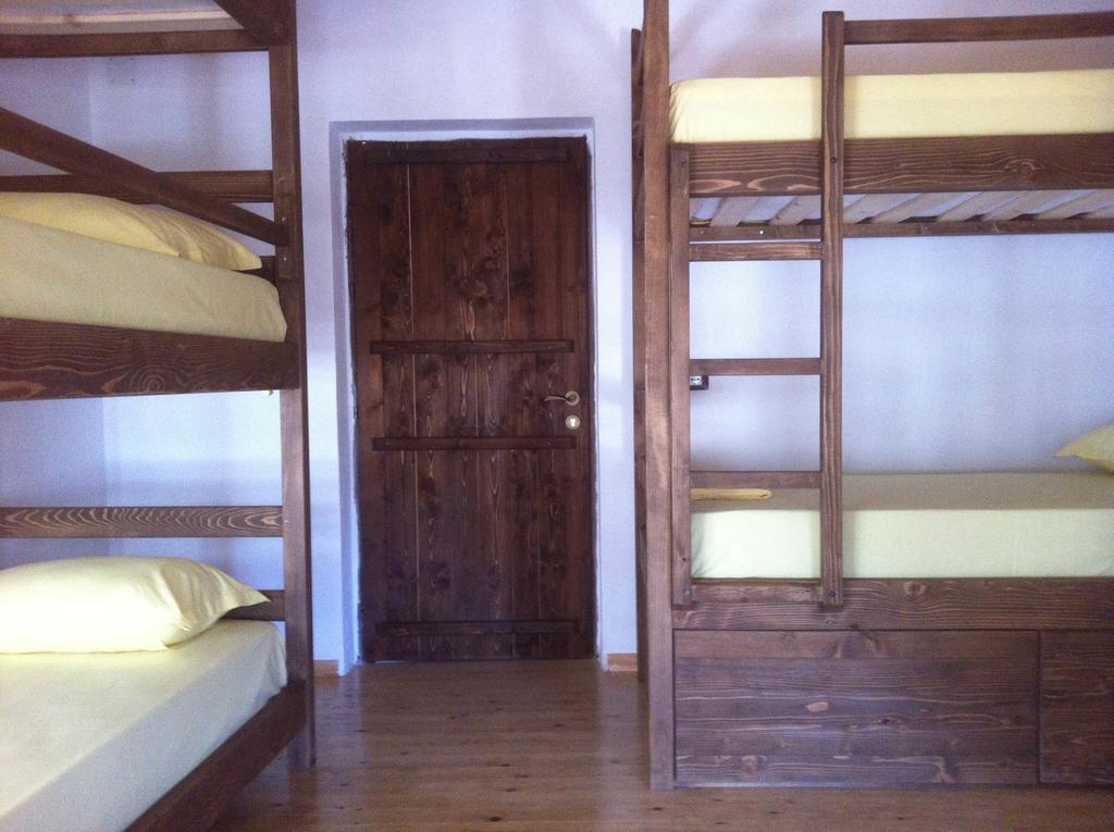 Hostel Mangalem Berat Bagian luar foto