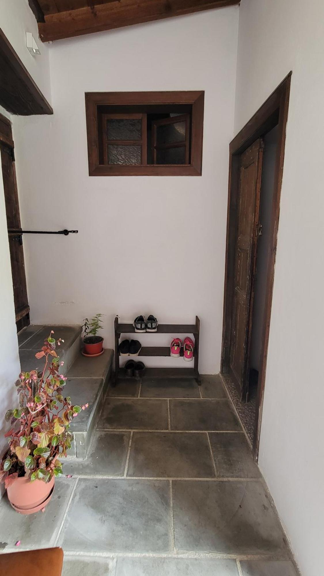 Hostel Mangalem Berat Bagian luar foto