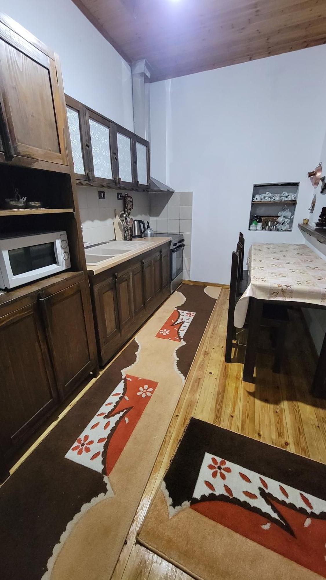 Hostel Mangalem Berat Bagian luar foto