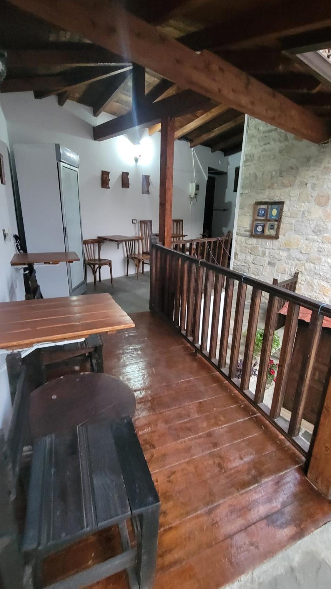 Hostel Mangalem Berat Bagian luar foto
