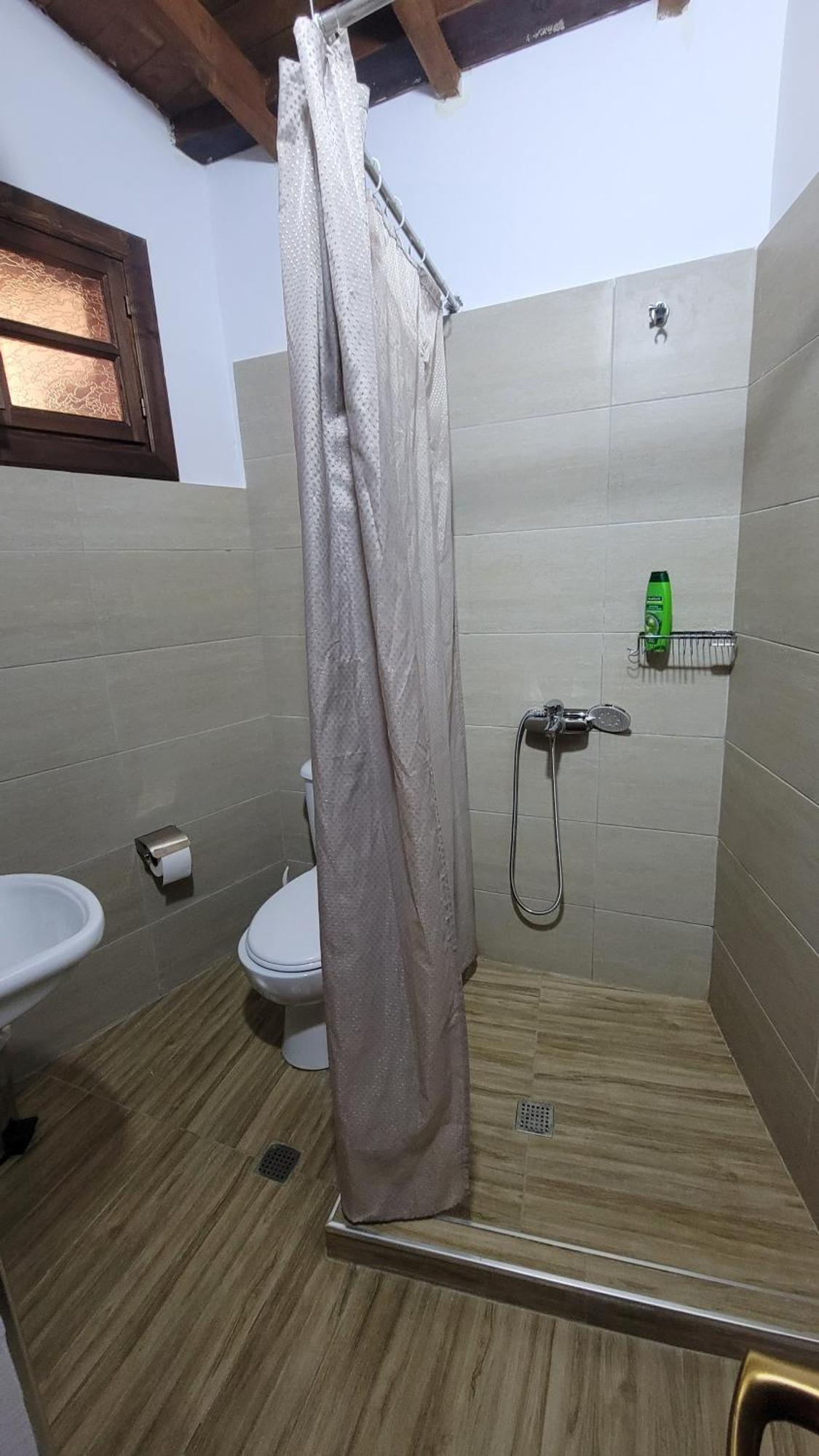 Hostel Mangalem Berat Bagian luar foto