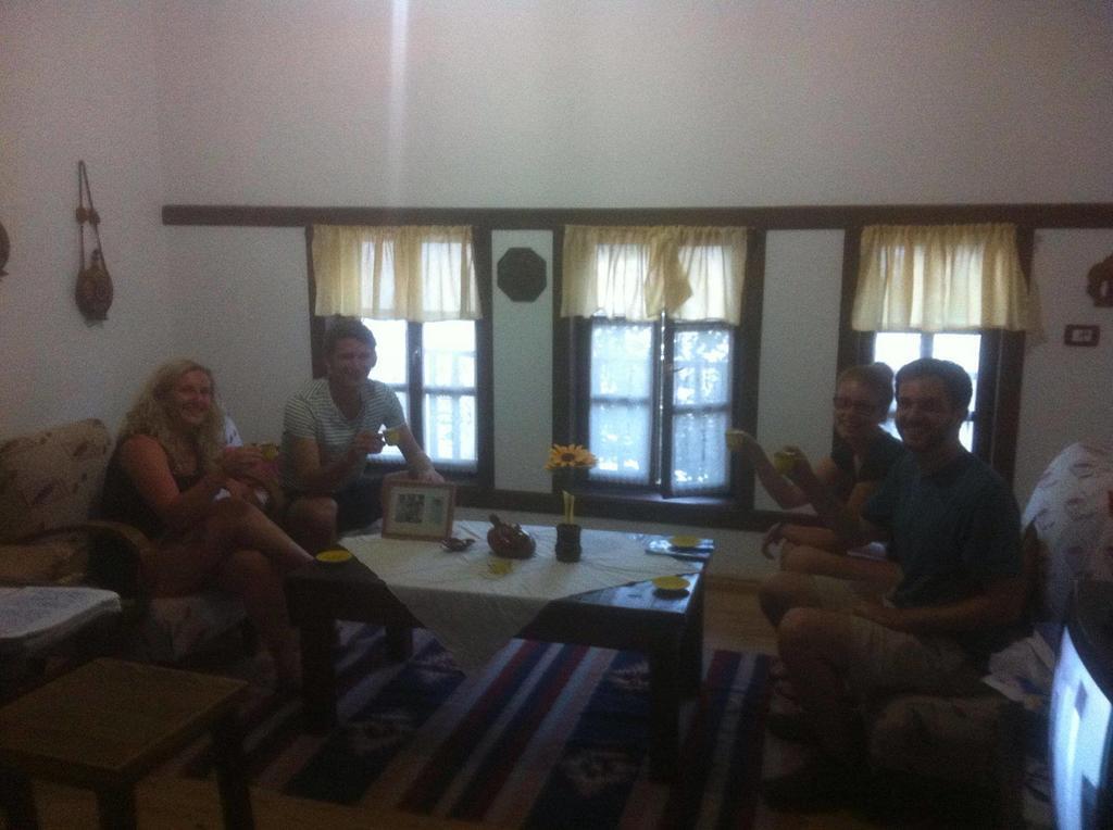 Hostel Mangalem Berat Bagian luar foto